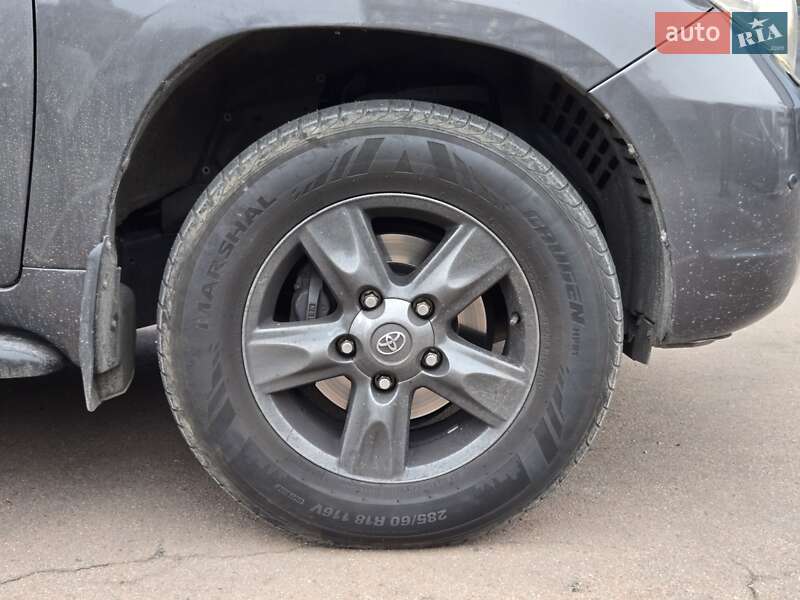 Позашляховик / Кросовер Toyota Land Cruiser 2008 в Києві