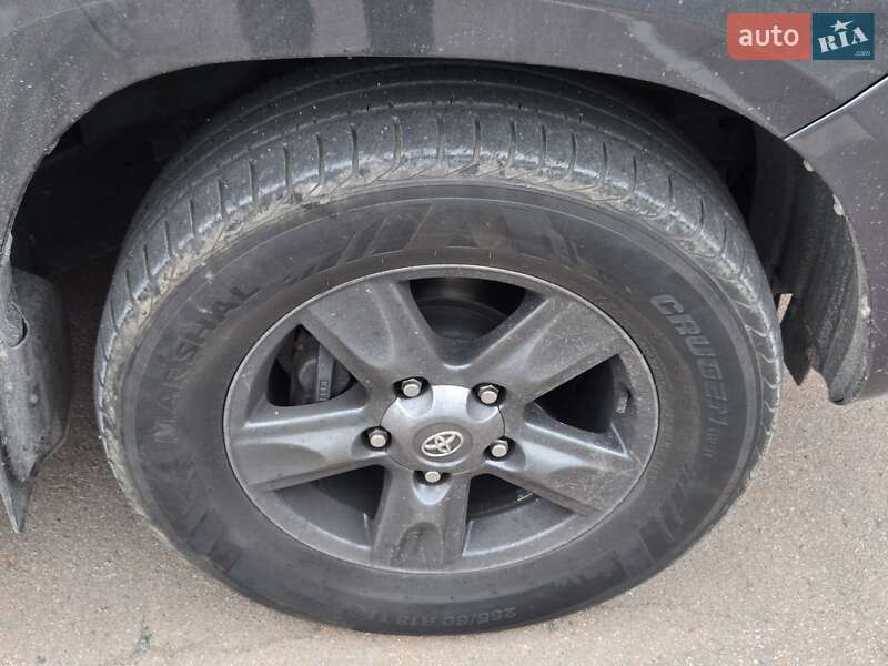 Позашляховик / Кросовер Toyota Land Cruiser 2008 в Києві