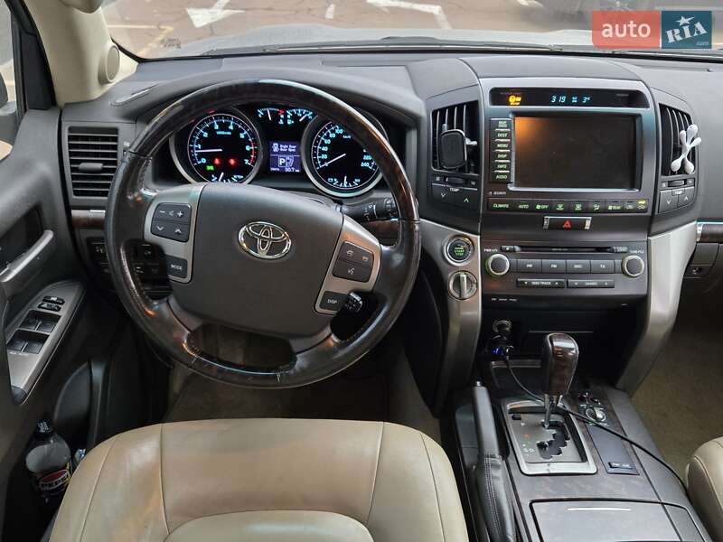 Позашляховик / Кросовер Toyota Land Cruiser 2008 в Києві
