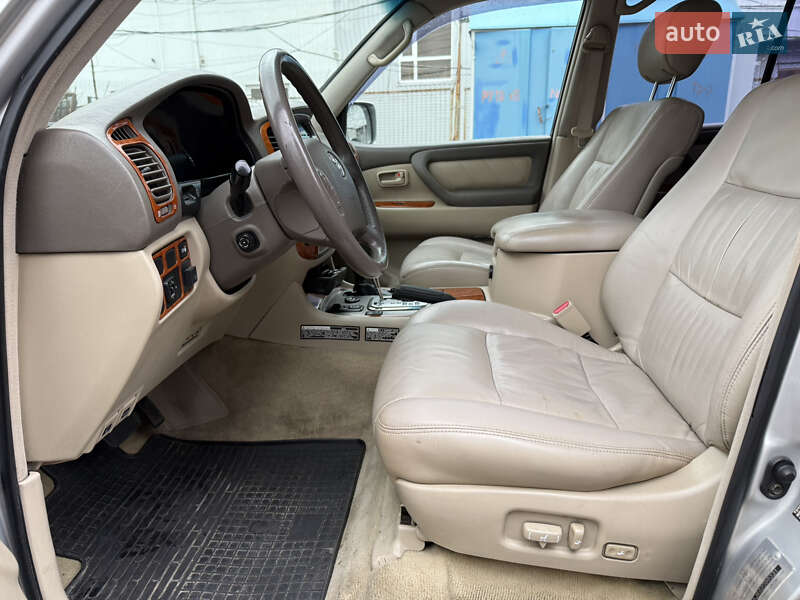 Внедорожник / Кроссовер Toyota Land Cruiser 2006 в Луцке фото 9 Внедорожник / Кроссовер Toyota Land Cruiser 2006 в Луцке