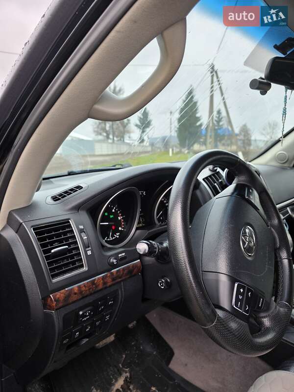 Внедорожник / Кроссовер Toyota Land Cruiser 2014 в Чорткове