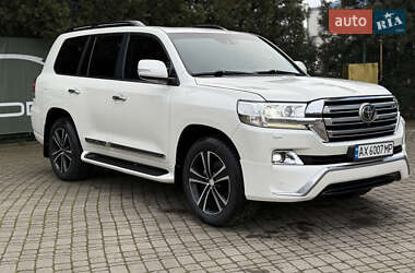 Внедорожник / Кроссовер Toyota Land Cruiser 2016 в Черновцах