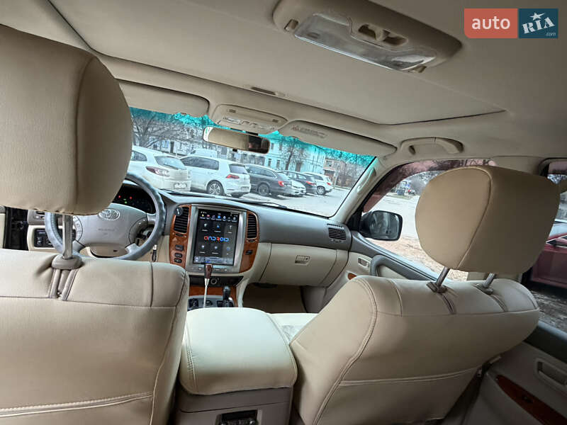Внедорожник / Кроссовер Toyota Land Cruiser 2005 в Полтаве