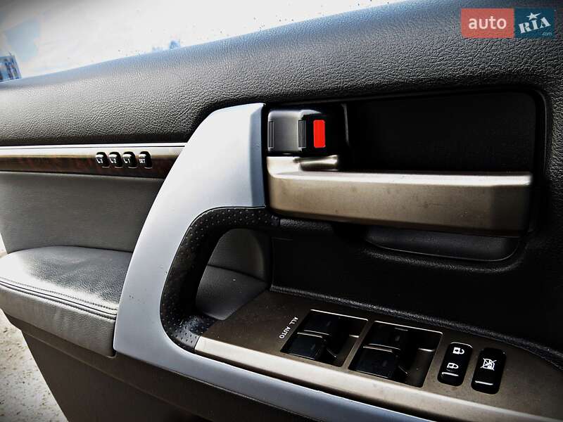 Внедорожник / Кроссовер Toyota Land Cruiser 2008 в Черкассах