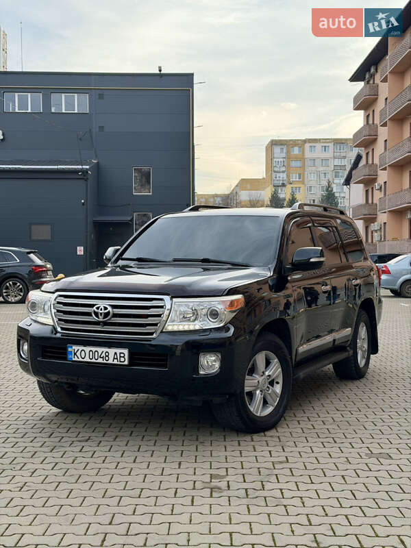 Toyota Land Cruiser 2013