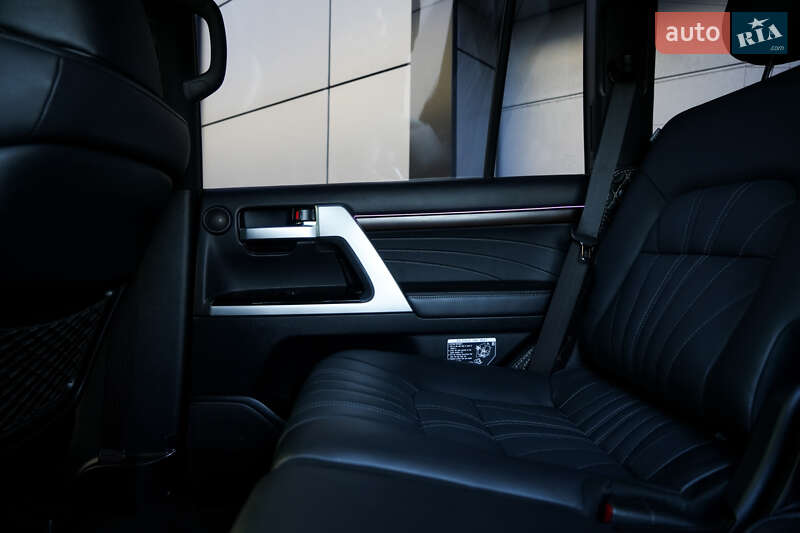 Внедорожник / Кроссовер Toyota Land Cruiser 2020 в Киеве фото 20 Внедорожник / Кроссовер Toyota Land Cruiser 2020 в Киеве