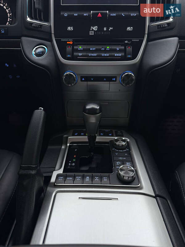 Внедорожник / Кроссовер Toyota Land Cruiser 2016 в Киеве