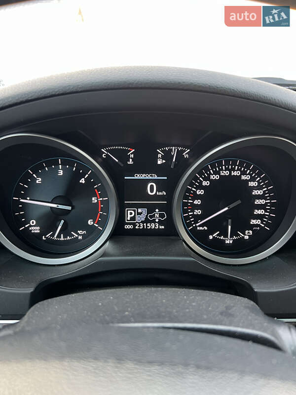 Внедорожник / Кроссовер Toyota Land Cruiser 2012 в Черновцах