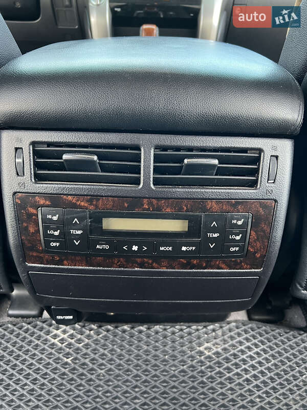 Внедорожник / Кроссовер Toyota Land Cruiser 2012 в Черновцах