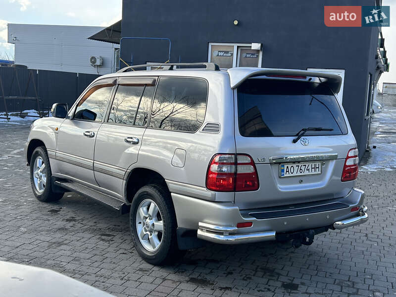 Внедорожник / Кроссовер Toyota Land Cruiser 2003 в Мукачево