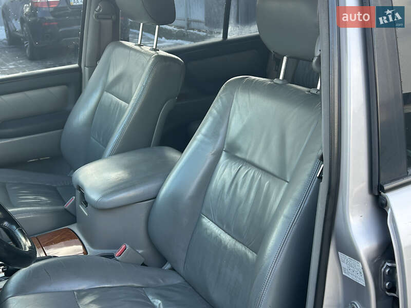 Внедорожник / Кроссовер Toyota Land Cruiser 2003 в Мукачево