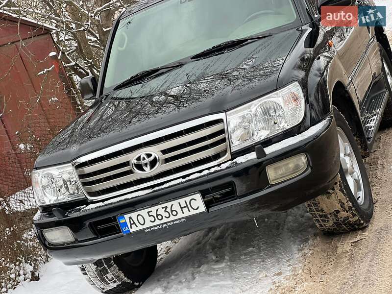 Внедорожник / Кроссовер Toyota Land Cruiser 2002 в Ужгороде