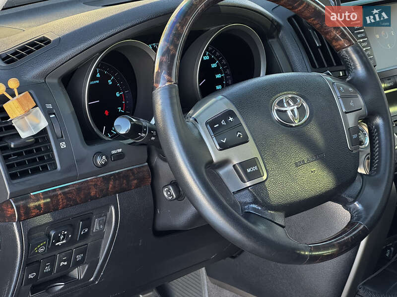 Внедорожник / Кроссовер Toyota Land Cruiser 2008 в Киеве