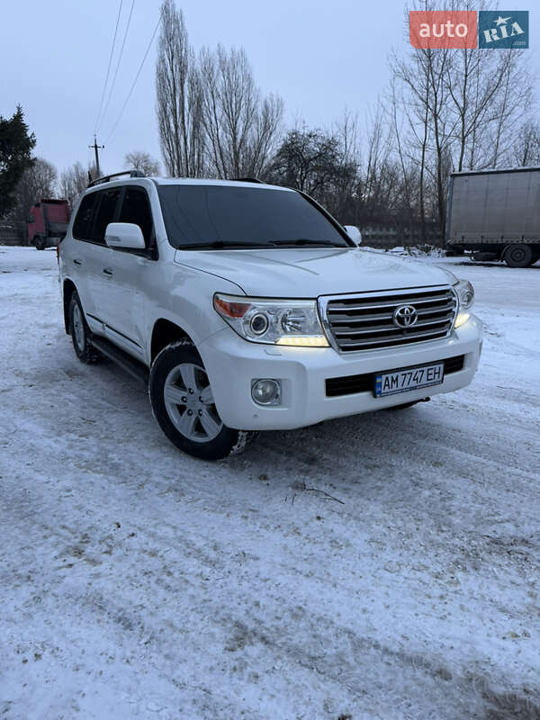 Toyota Land Cruiser 2013