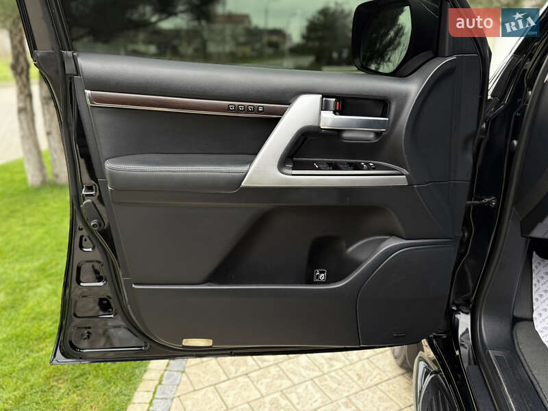 Позашляховик / Кросовер Toyota Land Cruiser 2015 в Одесі