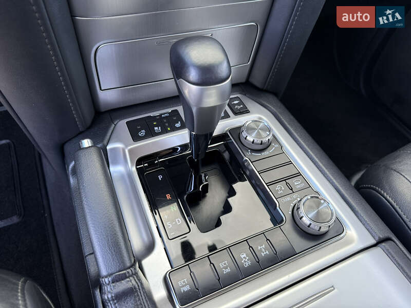 Внедорожник / Кроссовер Toyota Land Cruiser 2020 в Днепре