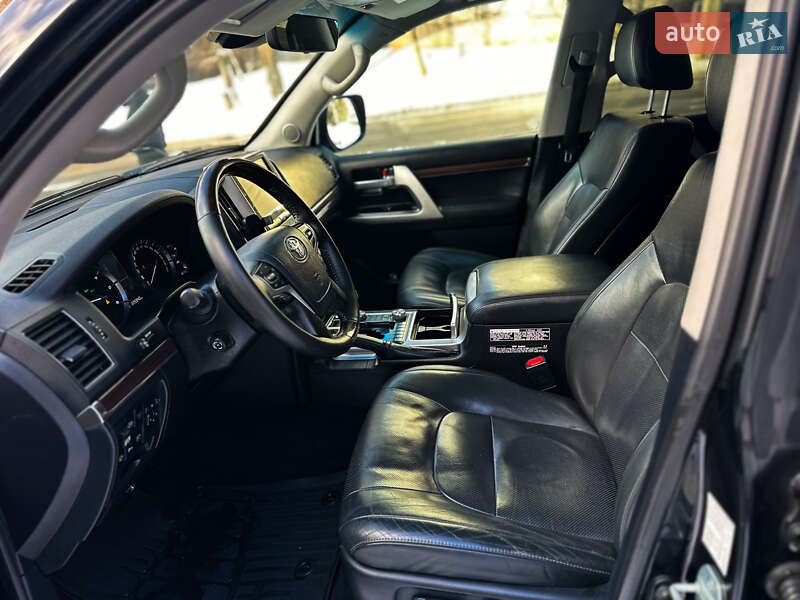 Внедорожник / Кроссовер Toyota Land Cruiser 2017 в Харькове фото 5 Внедорожник / Кроссовер Toyota Land Cruiser 2017 в Харькове