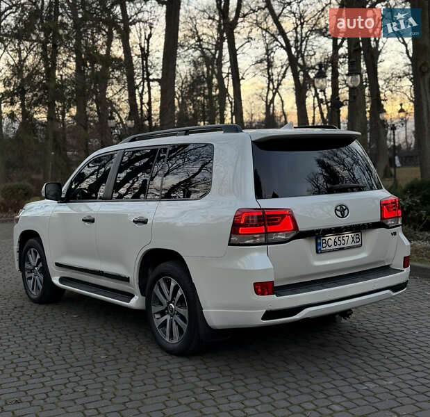 Внедорожник / Кроссовер Toyota Land Cruiser 2016 в Львове фото 31 Внедорожник / Кроссовер Toyota Land Cruiser 2016 в Львове