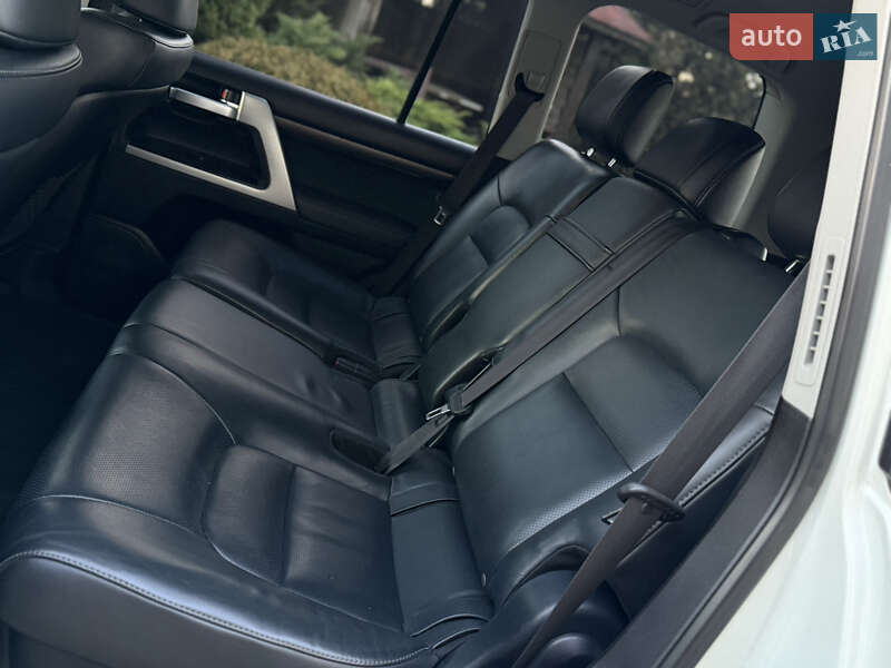 Внедорожник / Кроссовер Toyota Land Cruiser 2016 в Львове фото 48 Внедорожник / Кроссовер Toyota Land Cruiser 2016 в Львове
