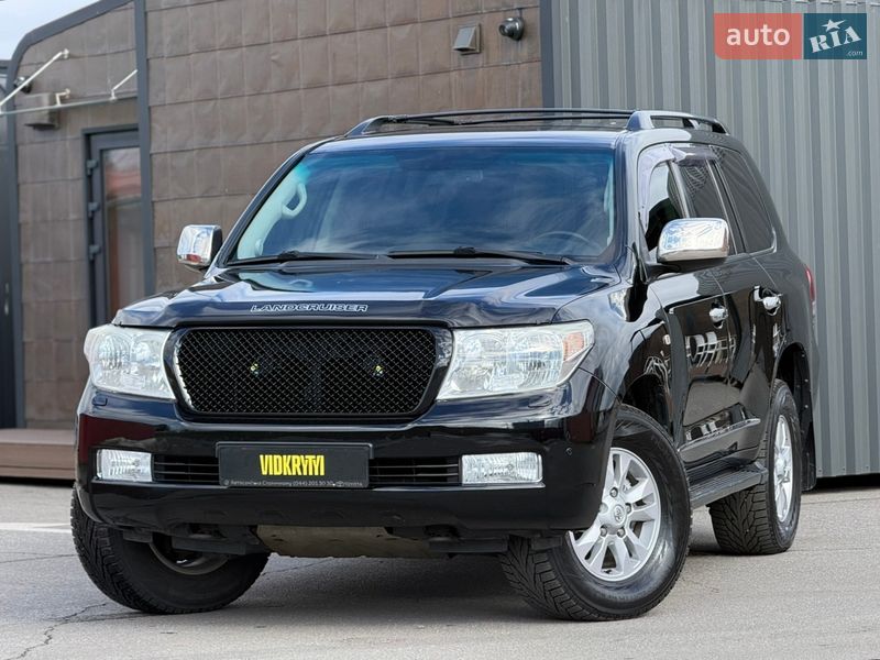 Toyota Land Cruiser 2011