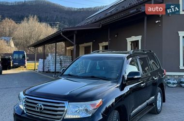 Позашляховик / Кросовер Toyota Land Cruiser 2013 в Косові