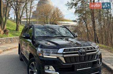 Внедорожник / Кроссовер Toyota Land Cruiser 2020 в Киеве