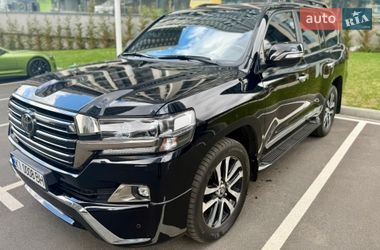 Внедорожник / Кроссовер Toyota Land Cruiser 2018 в Киеве