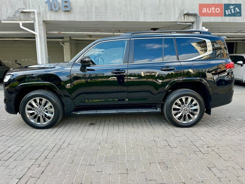 Внедорожник / Кроссовер Toyota Land Cruiser 2023 в Киеве
