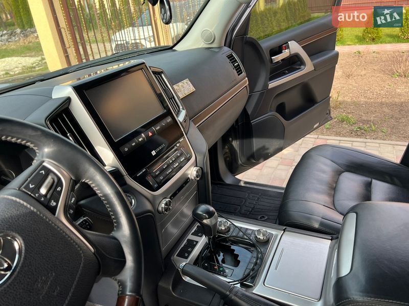 Внедорожник / Кроссовер Toyota Land Cruiser 2016 в Львове фото 20 Внедорожник / Кроссовер Toyota Land Cruiser 2016 в Львове