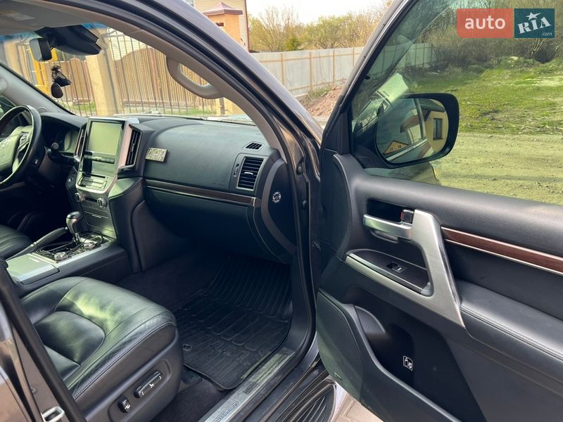 Внедорожник / Кроссовер Toyota Land Cruiser 2016 в Львове фото 21 Внедорожник / Кроссовер Toyota Land Cruiser 2016 в Львове