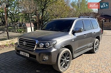 Позашляховик / Кросовер Toyota Land Cruiser 2011 в Чернівцях
