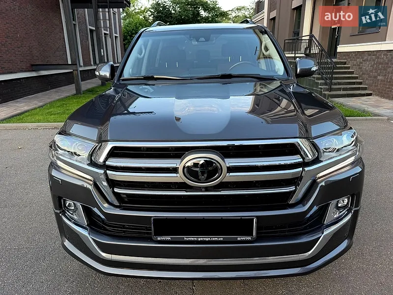 Toyota Land Cruiser