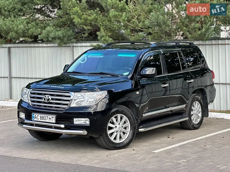 Toyota Land Cruiser