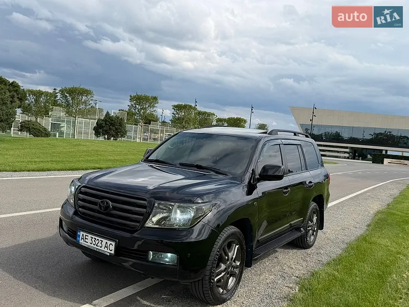 Toyota Land Cruiser 2011