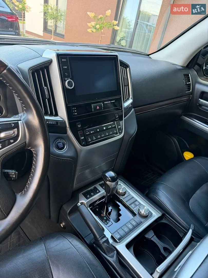 Toyota Land Cruiser 2019 VIN JTMCV05JX04275903 фото оголошення 15 з 32