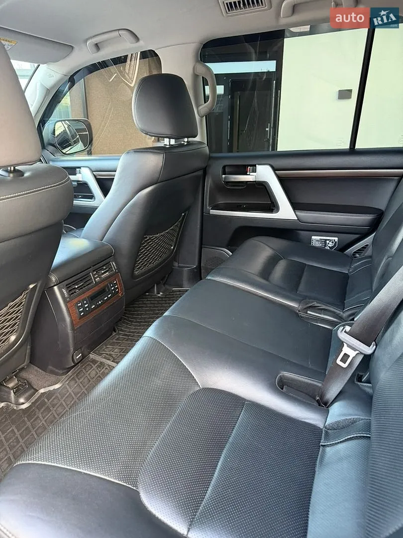 Toyota Land Cruiser 2019 VIN JTMCV05JX04275903 фото оголошення 23 з 32