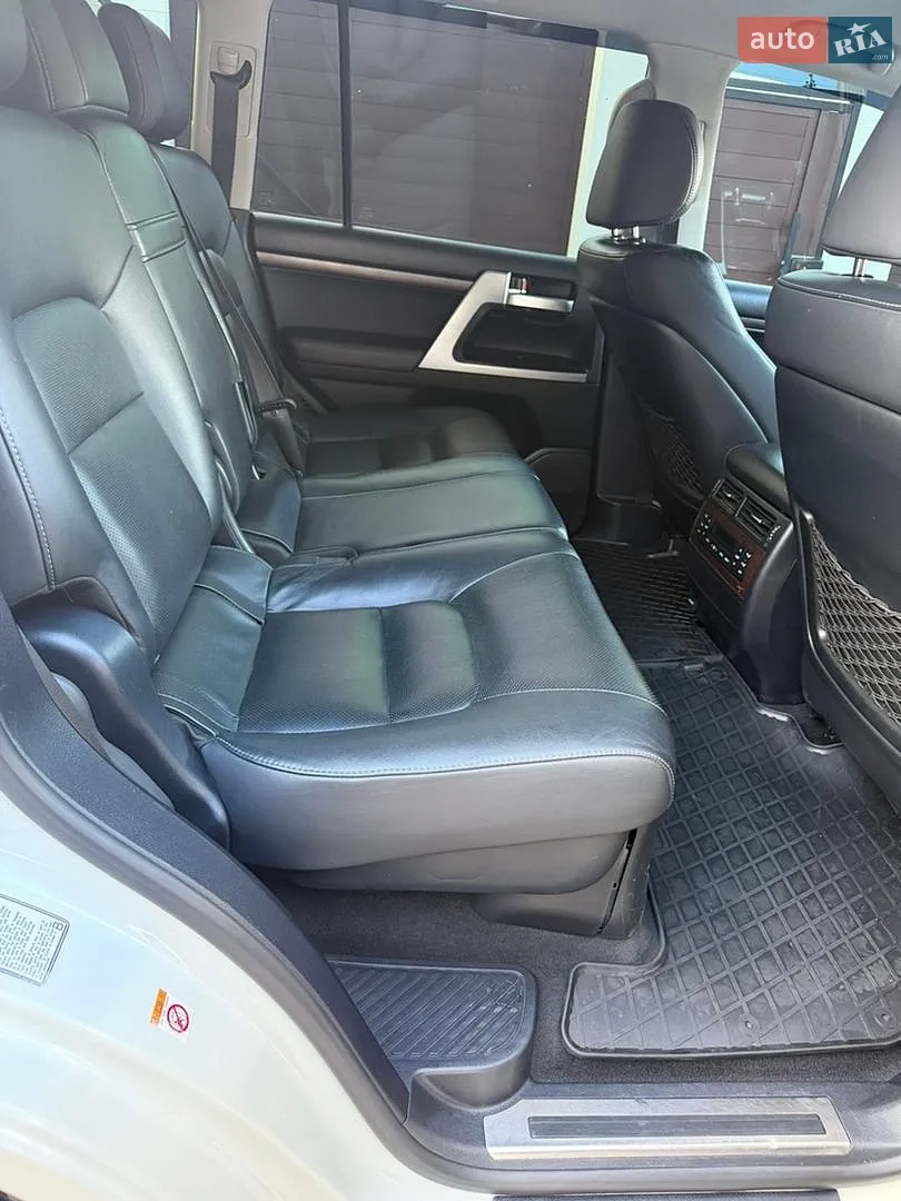 Toyota Land Cruiser 2019 VIN JTMCV05JX04275903 фото оголошення 27 з 32