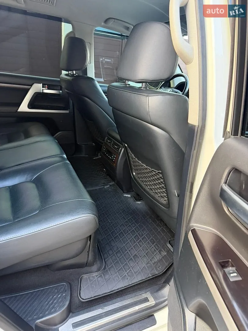 Toyota Land Cruiser 2019 VIN JTMCV05JX04275903 фото оголошення 28 з 32