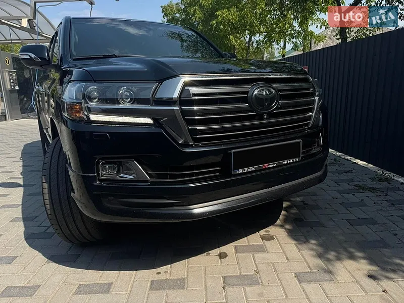 Toyota Land Cruiser