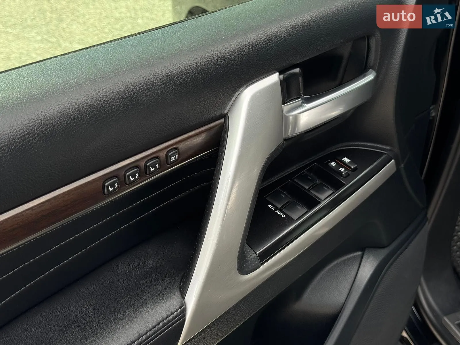 2020 Toyota Land Cruiser - мініатюра 16