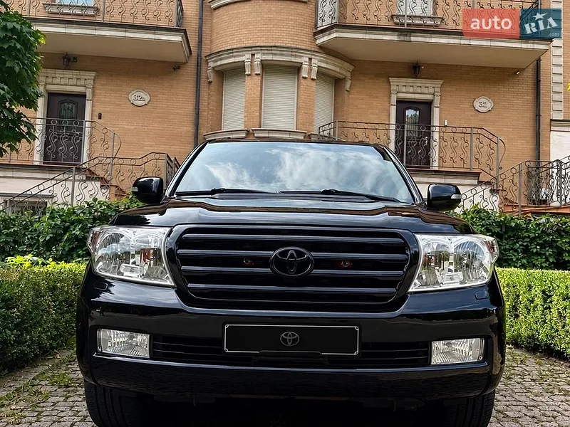 Toyota Land Cruiser 2011