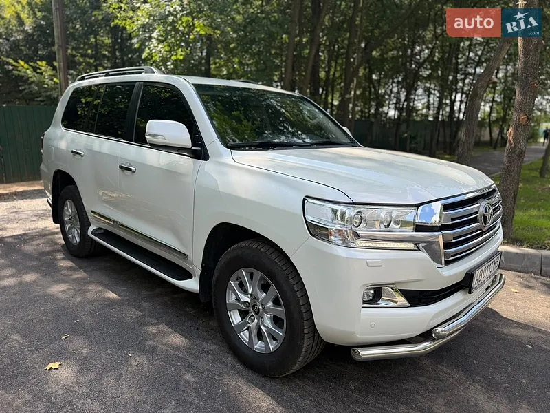Toyota Land Cruiser