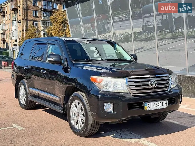 Toyota Land Cruiser 2013