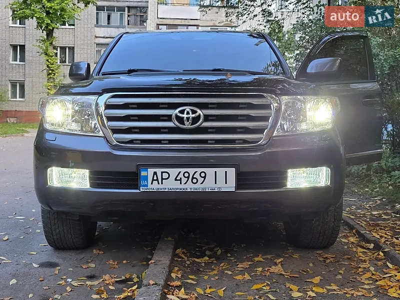 Toyota Land Cruiser 2011