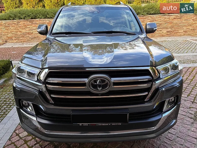 Toyota Land Cruiser