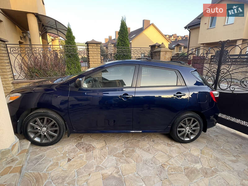 Хэтчбек Toyota Matrix 2013 в Ровно