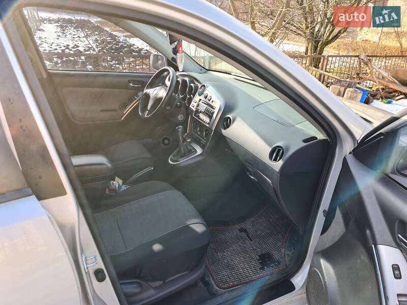 Хетчбек Toyota Matrix 2004 в Чернівцях