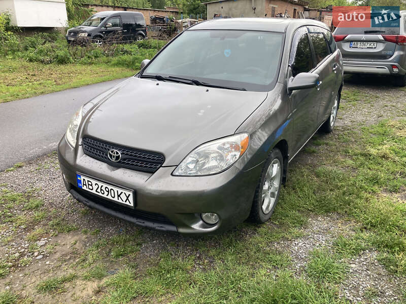 Хэтчбек Toyota Matrix 2005 в 