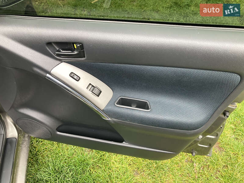 Хэтчбек Toyota Matrix 2005 в Виннице