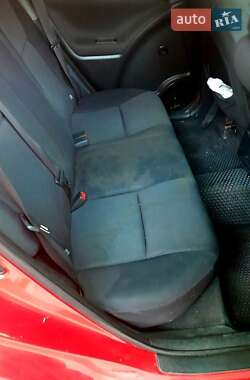 Хэтчбек Toyota Matrix 2004 в 